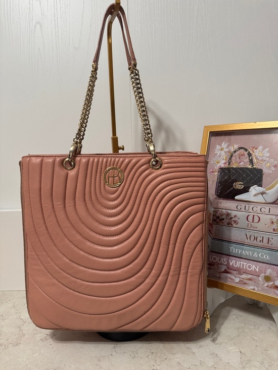 henri bendel Handbags - Henri Bendel blush pink 🩷 lambskin expandable chain tote with COA